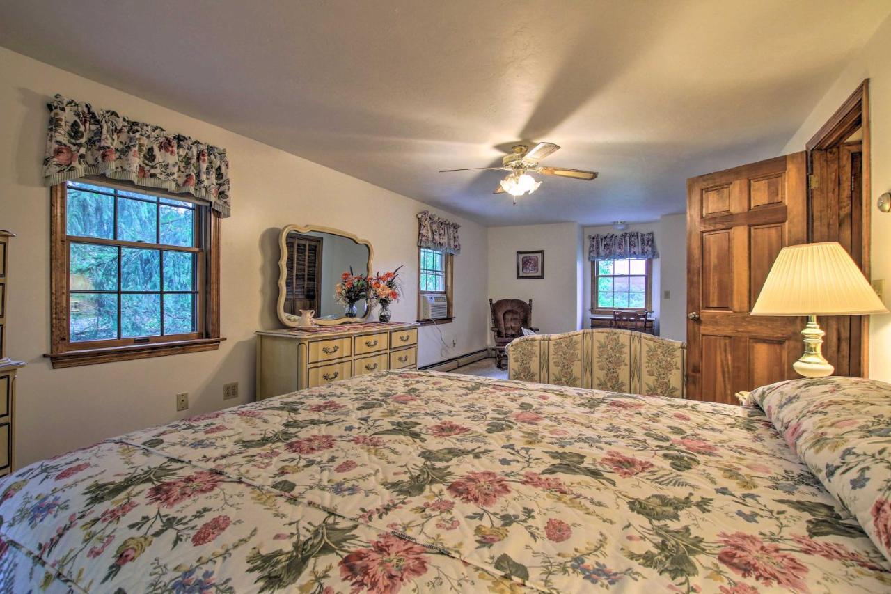 Waterfront New England House On Wickaboag Lake! West Brookfield Bagian luar foto